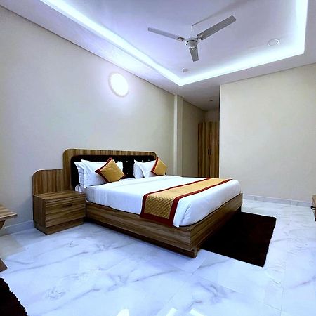 Hotel Vrinda Niddhivan ! Fully Ac, Prem Mandir At Walking Distance ! Just Near The Iskcon Temple Vrindāvan Eksteriør bilde