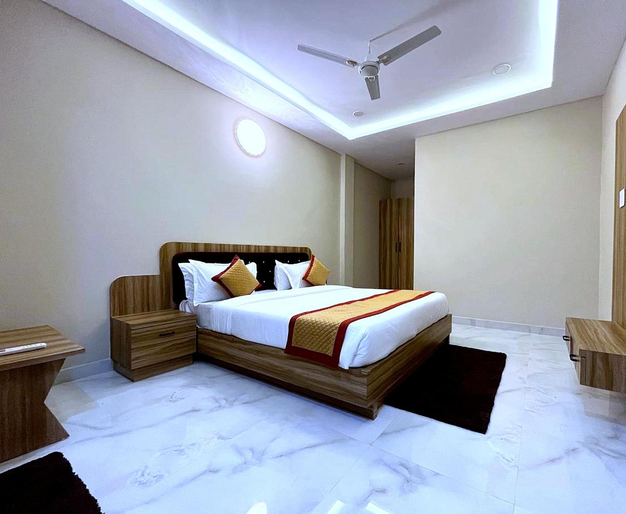 Hotel Vrinda Niddhivan ! Fully Ac, Prem Mandir At Walking Distance ! Just Near The Iskcon Temple Vrindāvan Eksteriør bilde